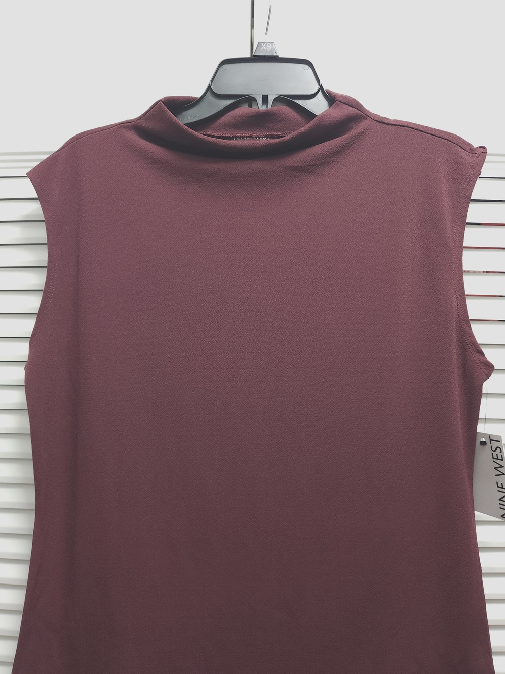 Nine West Sleeveless Mock Neck Top Burgundy Stretch Knit Size L NWT - Picture 2 of 10